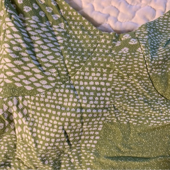 Green crop top - Picture 4 of 5